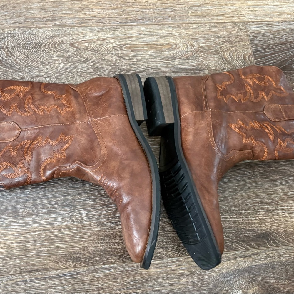 Men's Brown Western Cowboy Boots with Decorative Stitching - Picture 13 of 14